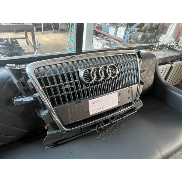 Audi Q5 8R0853651 Çıkma Ön Panjur 2009-2012